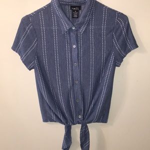 Rue 21 tie front top